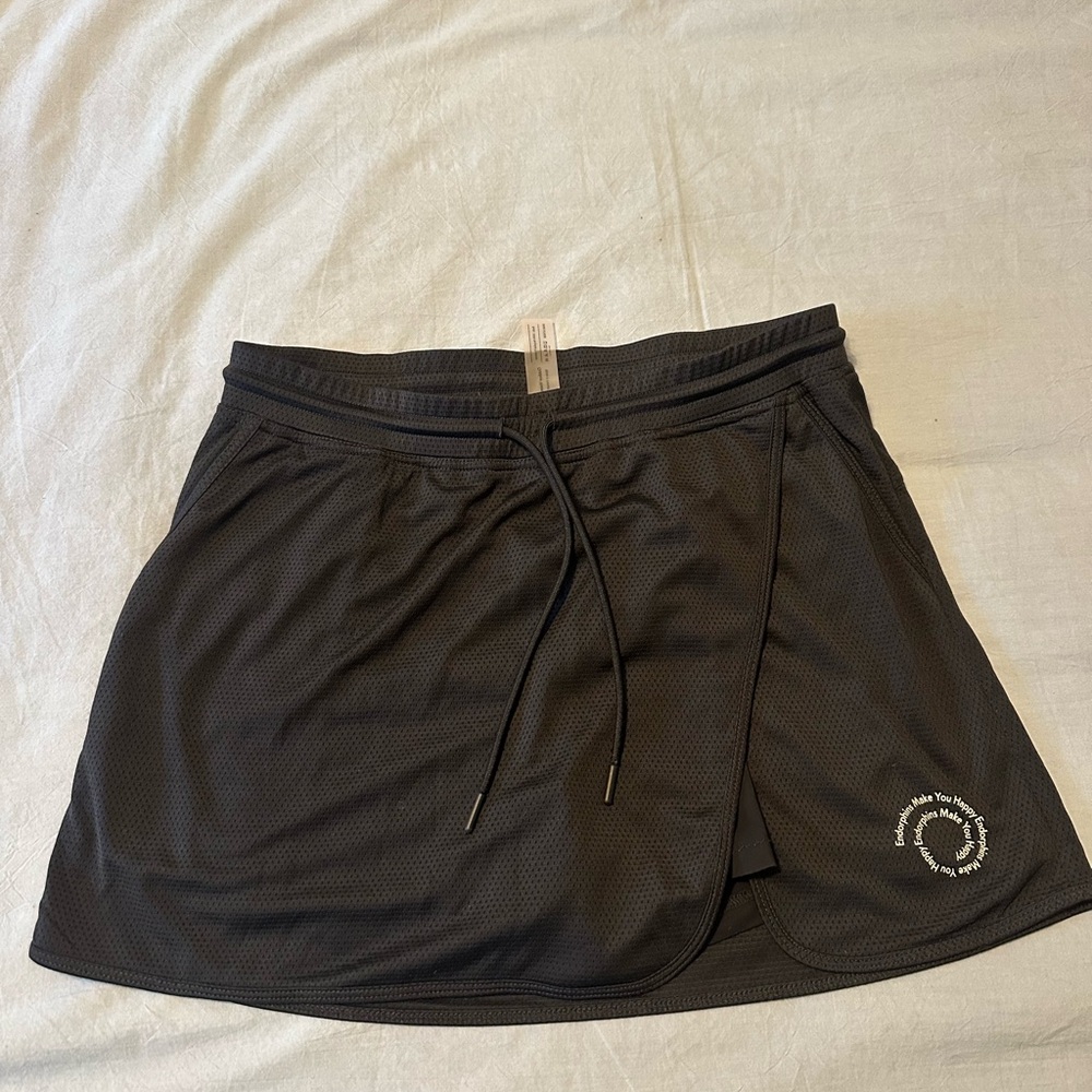 Outdoor Voices Black Athletic Skort size M Legally Blonde Quote